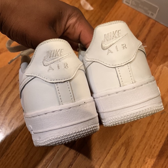 Air Force 1 (GS) in White - Picture 7 of 8